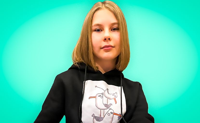 Теплий світшот білого кольору з дитячим малюнком Веселка від Кіри